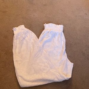 Aerie Women’s crochet jogger pants in size S